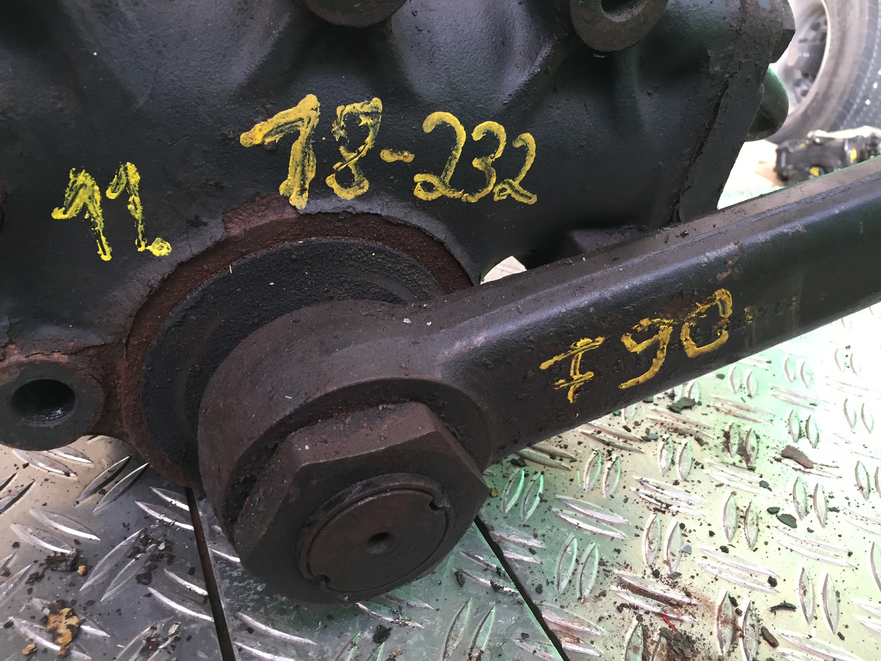 Gebrauchtes Lenkgetriebe MAN F 90, 18.232, Artikel - Nr.: 81.9999 - 9999 - Caixa de direção para Camião: foto 4 Gebrauchtes Lenkgetriebe MAN F 90, 18.232, Artikel - Nr.: 81.9999 - 9999 - Caixa de direção para Camião: foto 4