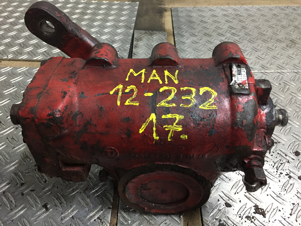 Gebrauchtes Lenkgetriebe MAN F90, 12.232, Artikel - Nr.: 81.9999 - 9999 - Caixa de direção para Camião: foto 1 Gebrauchtes Lenkgetriebe MAN F90, 12.232, Artikel - Nr.: 81.9999 - 9999 - Caixa de direção para Camião: foto 1