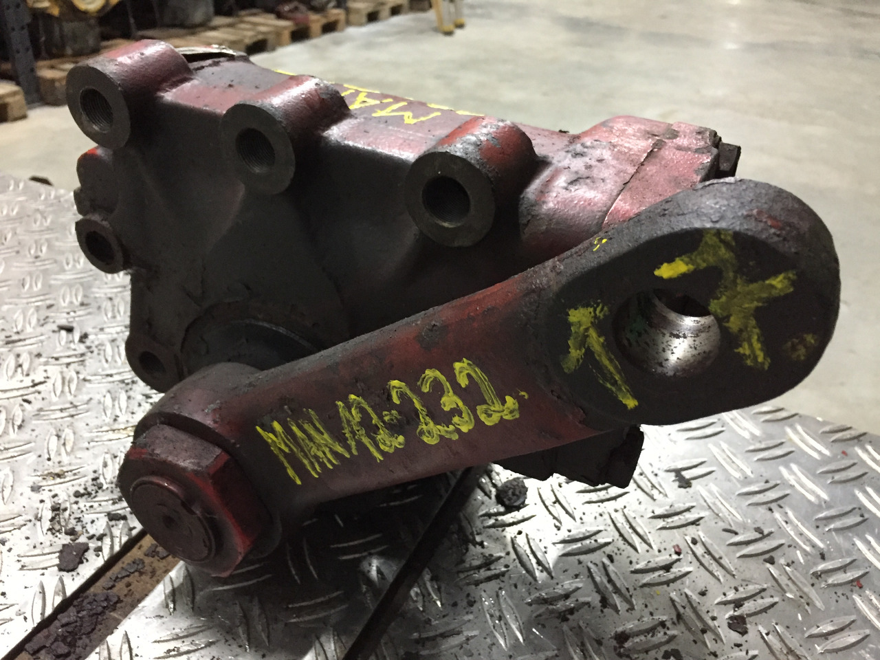 Gebrauchtes Lenkgetriebe MAN F90, 12.232, Artikel - Nr.: 81.9999 - 9999 - Caixa de direção para Camião: foto 4 Gebrauchtes Lenkgetriebe MAN F90, 12.232, Artikel - Nr.: 81.9999 - 9999 - Caixa de direção para Camião: foto 4