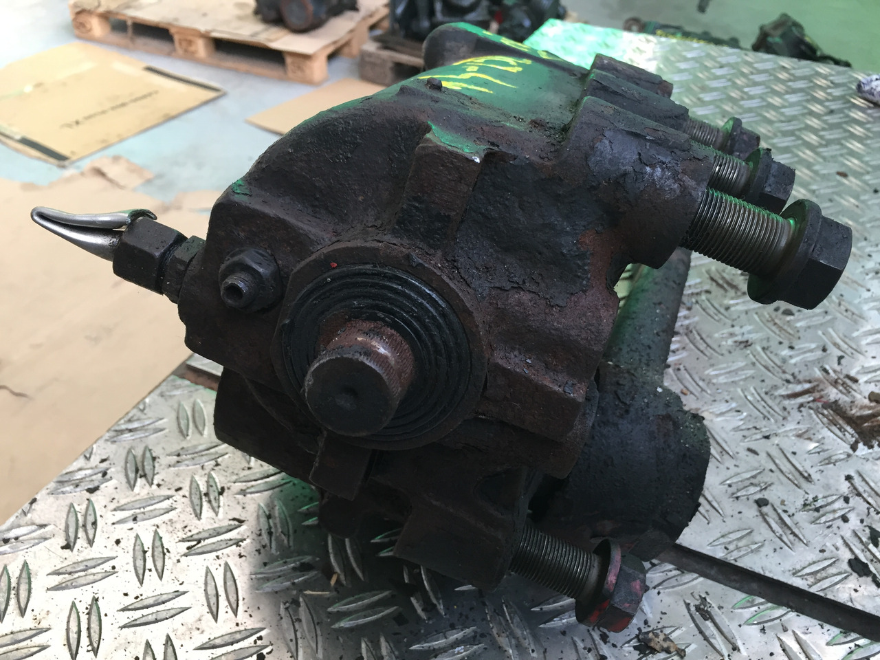 Gebrauchtes Lenkgetriebe MAN F90, 14.232, Artikel - Nr.: 81.9999 - 9999 - Caixa de direção para Camião: foto 4 Gebrauchtes Lenkgetriebe MAN F90, 14.232, Artikel - Nr.: 81.9999 - 9999 - Caixa de direção para Camião: foto 4