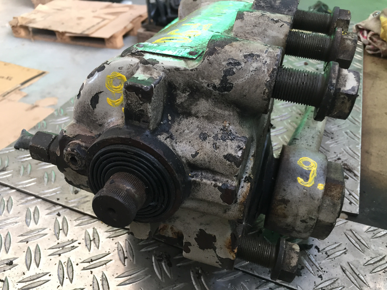 Gebrauchtes Lenkgetriebe MAN F90, 17.232, Artikel - Nr.: 81.9999 - 9999 - Caixa de direção para Camião: foto 3 Gebrauchtes Lenkgetriebe MAN F90, 17.232, Artikel - Nr.: 81.9999 - 9999 - Caixa de direção para Camião: foto 3