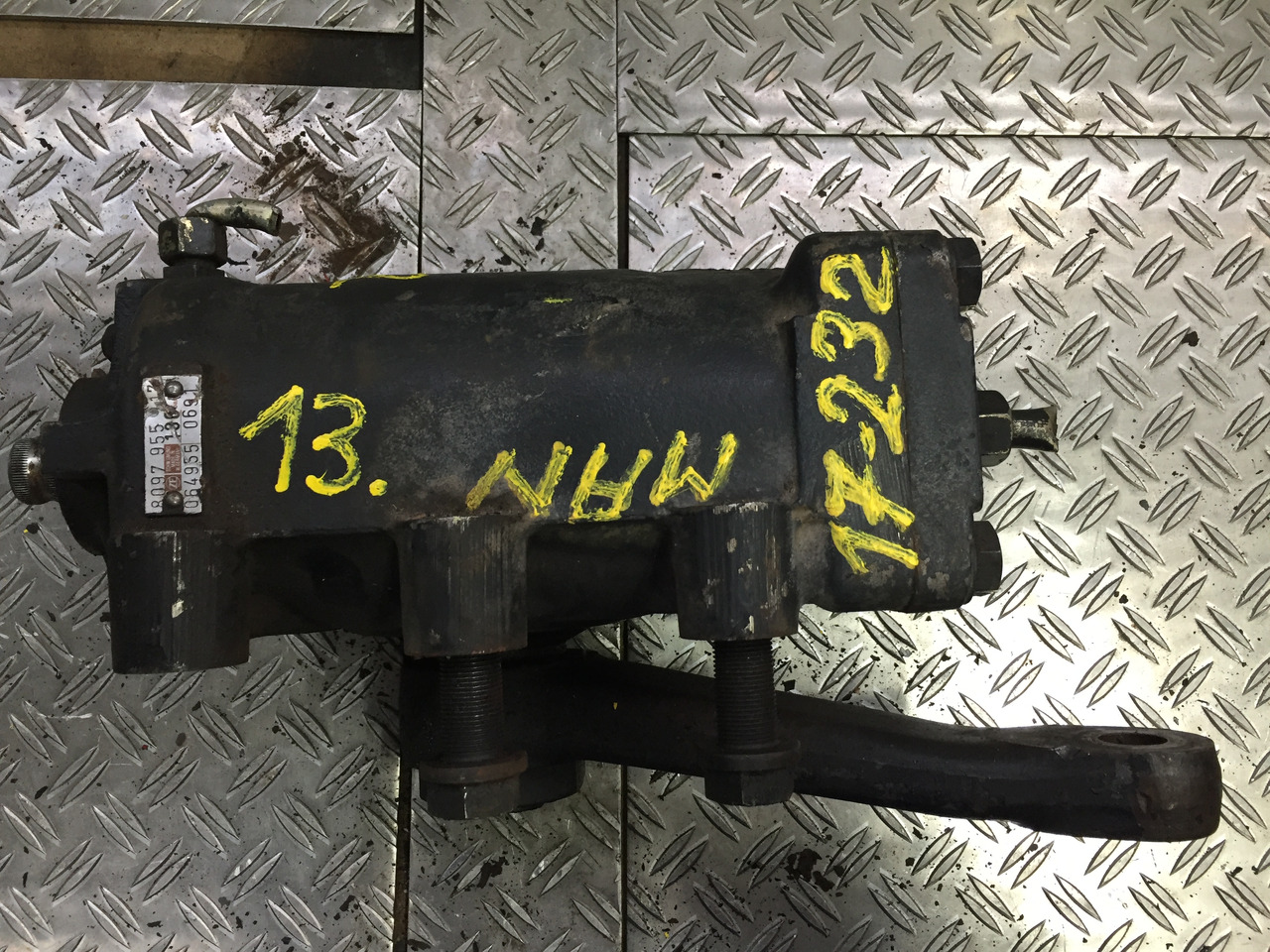 Gebrauchtes Lenkgetriebe MAN F90, 17.232, Artikel - Nr.: 81.9999 - 9999 - Caixa de direção para Camião: foto 5 Gebrauchtes Lenkgetriebe MAN F90, 17.232, Artikel - Nr.: 81.9999 - 9999 - Caixa de direção para Camião: foto 5