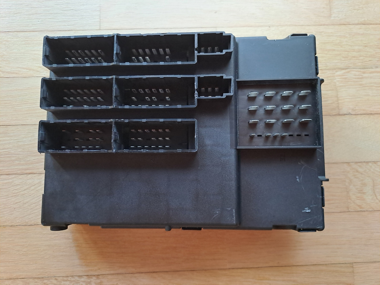 Gebrauchtes MAN TGL / TG2 Steuergerät Zentraler Bordrechner, Artikel - Nr. : 81.25806 - 7096 - Centralina electrónica para Camião: foto 2 Gebrauchtes MAN TGL / TG2 Steuergerät Zentraler Bordrechner, Artikel - Nr. : 81.25806 - 7096 - Centralina electrónica para Camião: foto 2