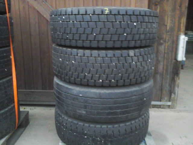 Reifen 285 /70 x 19,5 - Pneu para Camião: foto 1 Reifen 285 /70 x 19,5 - Pneu para Camião: foto 1