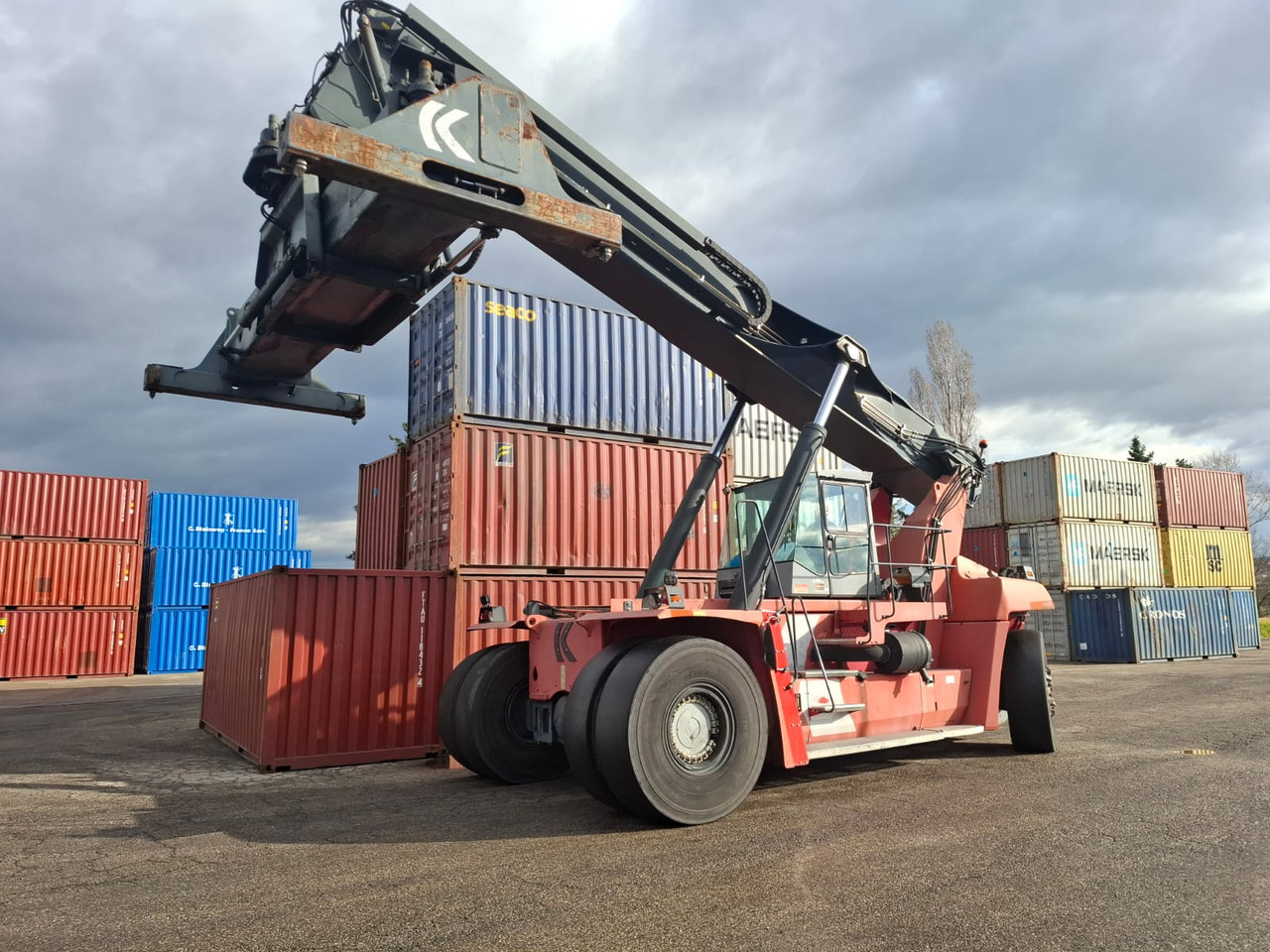 KALMAR DRF 450 60 S5 - Reachstacker porta contentores: foto 2 KALMAR DRF 450 60 S5 - Reachstacker porta contentores: foto 2