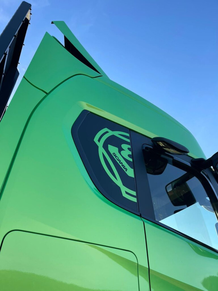 SCANIA 650 „BANDZIOR” - Camião de transporte de madeira, Camião grua: foto 4 SCANIA 650 „BANDZIOR” - Camião de transporte de madeira, Camião grua: foto 4