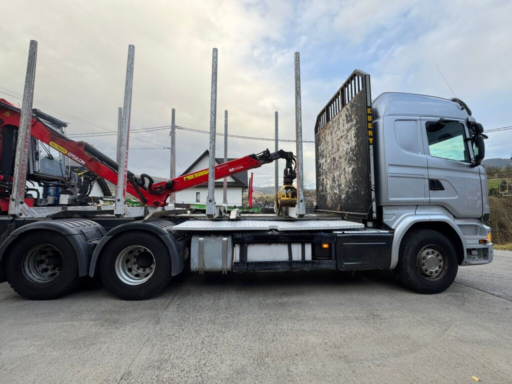 SCANIA R580 - Camião de transporte de madeira, Camião grua: foto 3 SCANIA R580 - Camião de transporte de madeira, Camião grua: foto 3