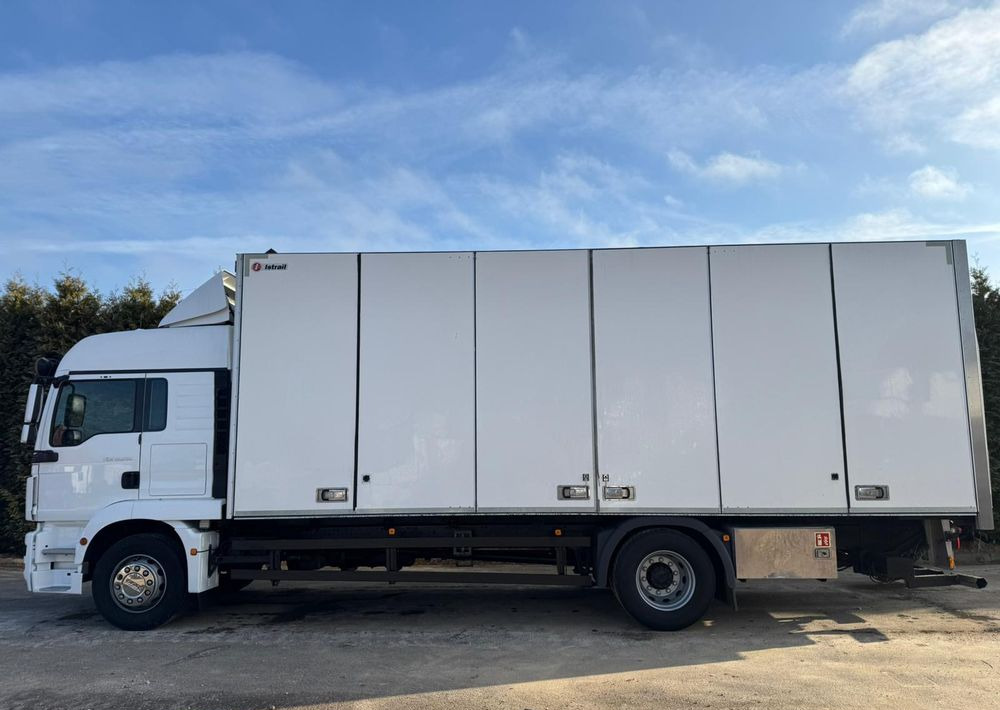 MAN MAN TGM 18.290/ IZOTERMA / OTWIERANY BOK/ /WINDA / 19 EUROPALET/ NISKI PRZEBIEG /SYPIALKA /ACC/EURO6 - Camião frigorífico: foto 4 MAN MAN TGM 18.290/ IZOTERMA / OTWIERANY BOK/ /WINDA / 19 EUROPALET/ NISKI PRZEBIEG /SYPIALKA /ACC/EURO6 - Camião frigorífico: foto 4