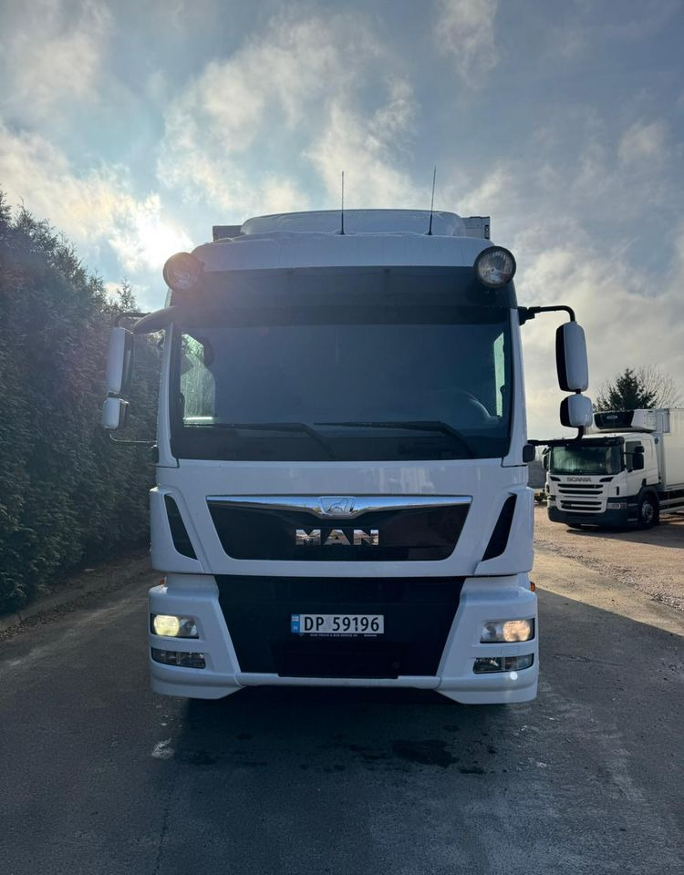 MAN MAN TGM 18.290/ IZOTERMA / OTWIERANY BOK/ /WINDA / 19 EUROPALET/ NISKI PRZEBIEG /SYPIALKA /ACC/EURO6 - Camião frigorífico: foto 3 MAN MAN TGM 18.290/ IZOTERMA / OTWIERANY BOK/ /WINDA / 19 EUROPALET/ NISKI PRZEBIEG /SYPIALKA /ACC/EURO6 - Camião frigorífico: foto 3