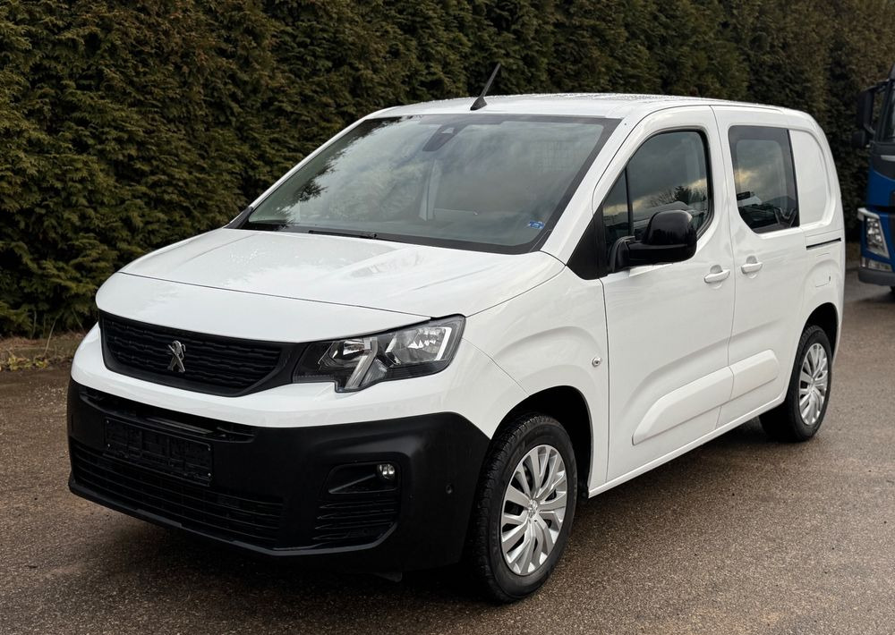 Peugeot Partner 21r 130 HK Niski przebieg 1wł ASO 5 dzwi Euro6.2/ford/opel/citroen - Furgão: foto 1 Peugeot Partner 21r 130 HK Niski przebieg 1wł ASO 5 dzwi Euro6.2/ford/opel/citroen - Furgão: foto 1