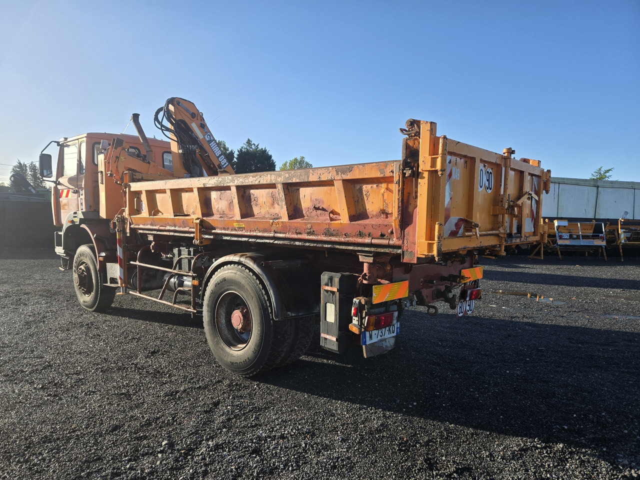 Renault G300 / 4x4 - Camião basculante, Camião grua: foto 5 Renault G300 / 4x4 - Camião basculante, Camião grua: foto 5