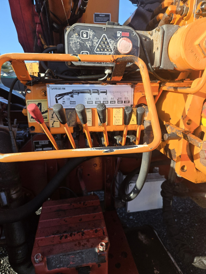 Camião basculante, Camião grua Renault G300 / 4x4: foto 15 Camião basculante, Camião grua Renault G300 / 4x4: foto 15