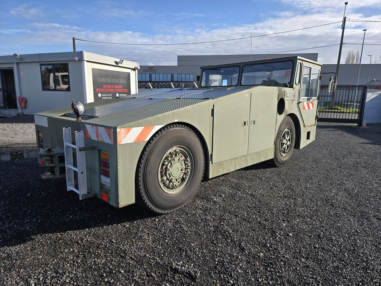 Tracma TD18000 - Trator de push-back: foto 4 Tracma TD18000 - Trator de push-back: foto 4