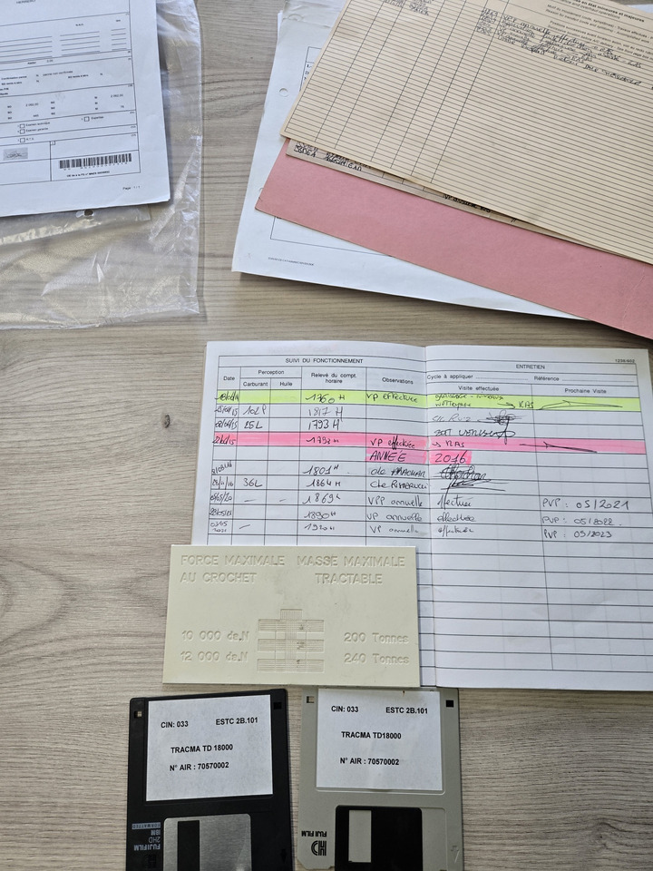 Tracma TD18000 - Trator de push-back: foto 5 Tracma TD18000 - Trator de push-back: foto 5