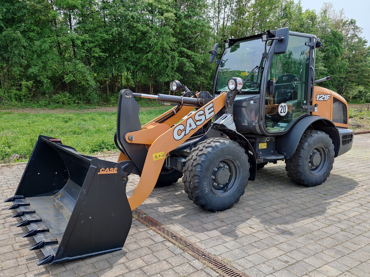 Case 121F STD ZB Radlader mit Schaufel ZB Kabine Klima HZG - Pá carregadora de rodas: foto 1 Case 121F STD ZB Radlader mit Schaufel ZB Kabine Klima HZG - Pá carregadora de rodas: foto 1