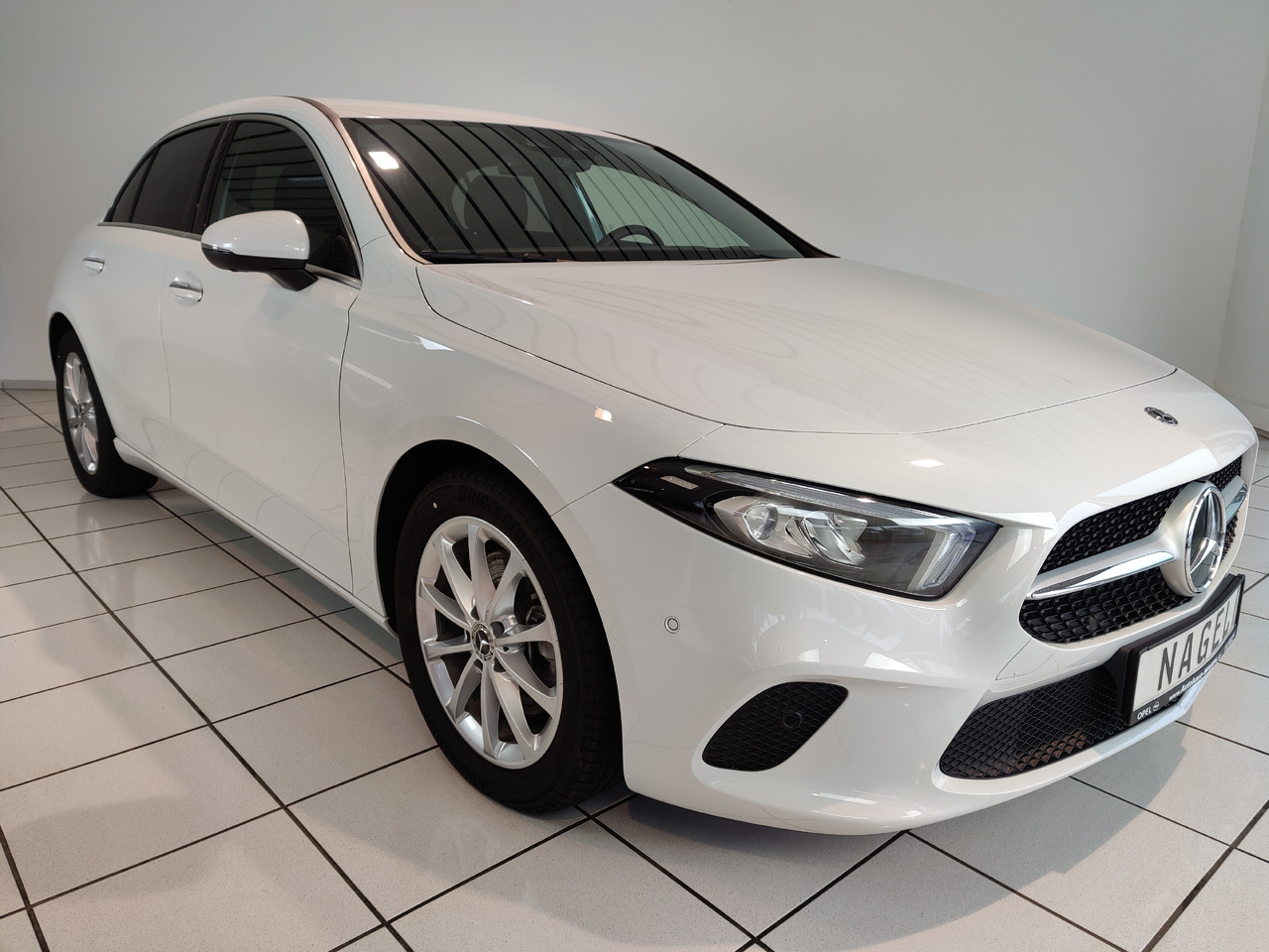 Mercedes-Benz A 220 7G-DCT Progressive Navi LED DAB Sondsystem - Carrinha: foto 2 Mercedes-Benz A 220 7G-DCT Progressive Navi LED DAB Sondsystem - Carrinha: foto 2