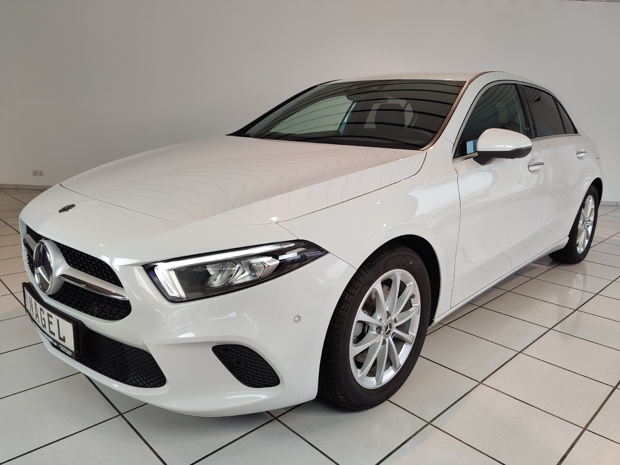 Mercedes-Benz A 220 7G-DCT Progressive Navi LED DAB Sondsystem - Carrinha: foto 1 Mercedes-Benz A 220 7G-DCT Progressive Navi LED DAB Sondsystem - Carrinha: foto 1