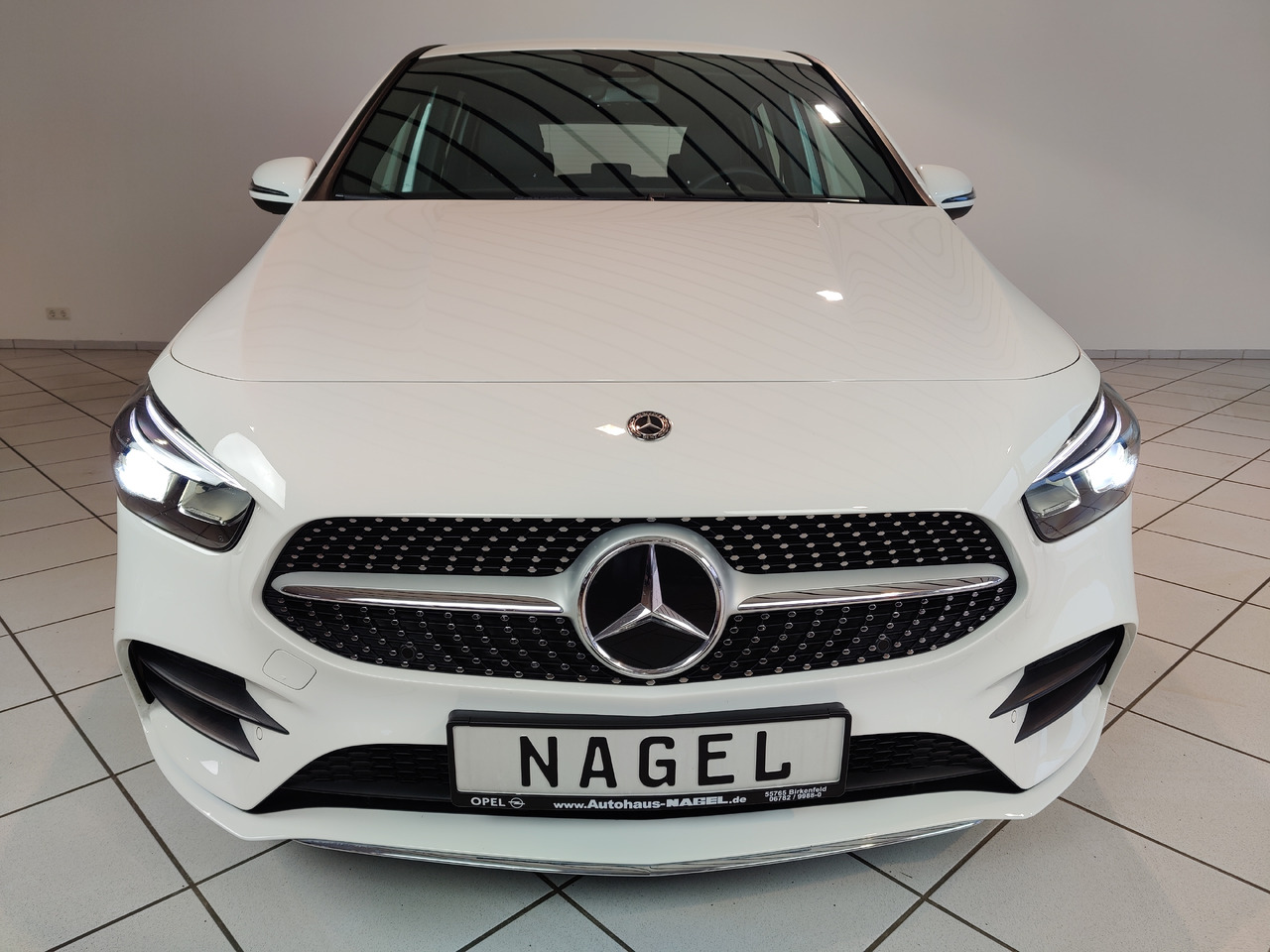 Mercedes-Benz B 200 d 8G-DCT AMG Line Kam Navi SHZ LED - Automóvel: foto 3 Mercedes-Benz B 200 d 8G-DCT AMG Line Kam Navi SHZ LED - Automóvel: foto 3