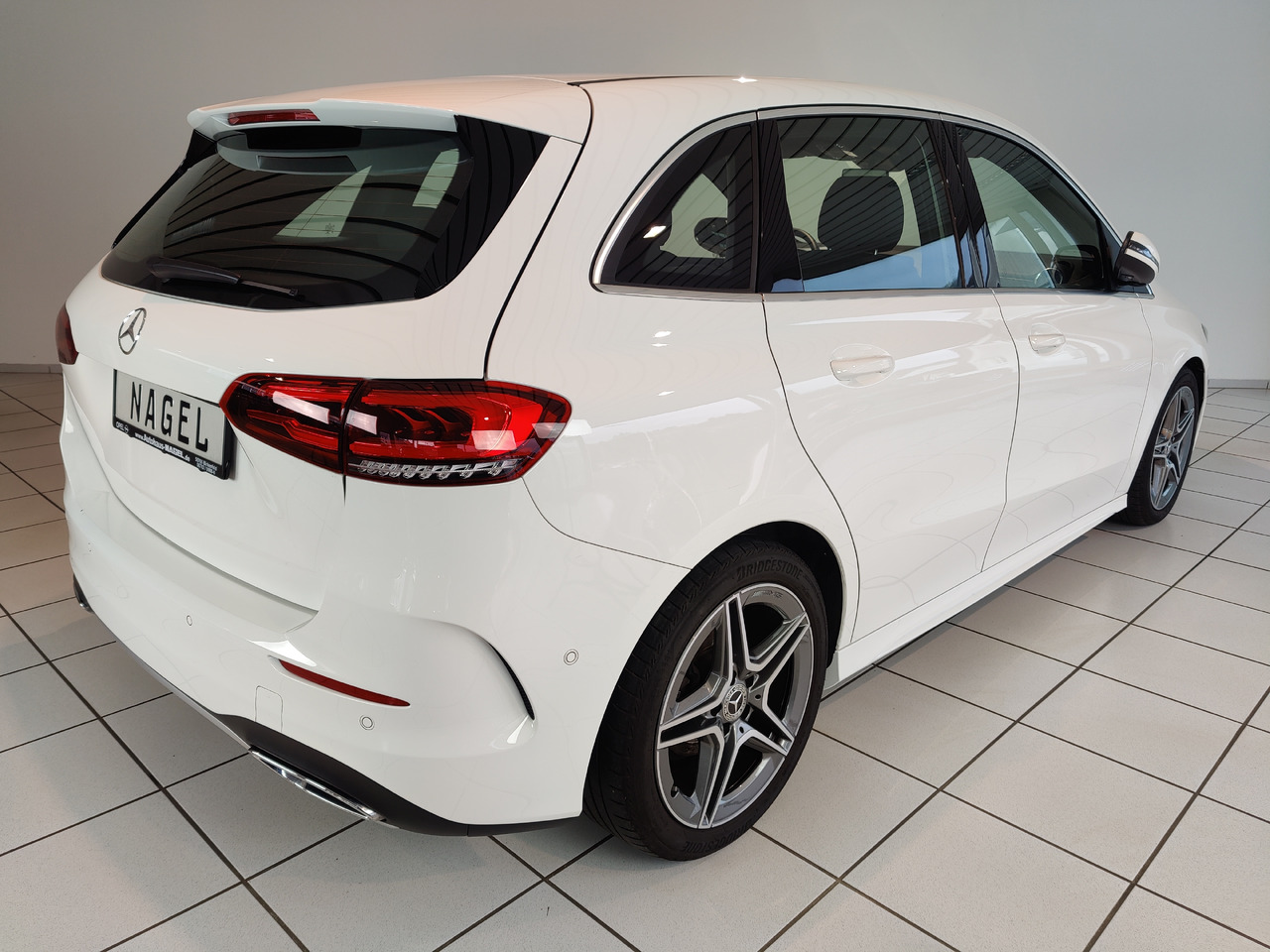 Mercedes-Benz B 200 d 8G-DCT AMG Line Kam Navi SHZ LED - Automóvel: foto 4 Mercedes-Benz B 200 d 8G-DCT AMG Line Kam Navi SHZ LED - Automóvel: foto 4