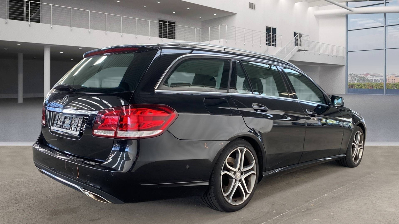 Mercedes-Benz E 200 CGI BlueEfficiency - Carrinha: foto 3 Mercedes-Benz E 200 CGI BlueEfficiency - Carrinha: foto 3