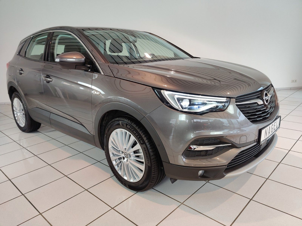 Opel Grandland X 1,2 Business Inno. Navi Leder PDC DAB LED - SUV: foto 2 Opel Grandland X 1,2 Business Inno. Navi Leder PDC DAB LED - SUV: foto 2