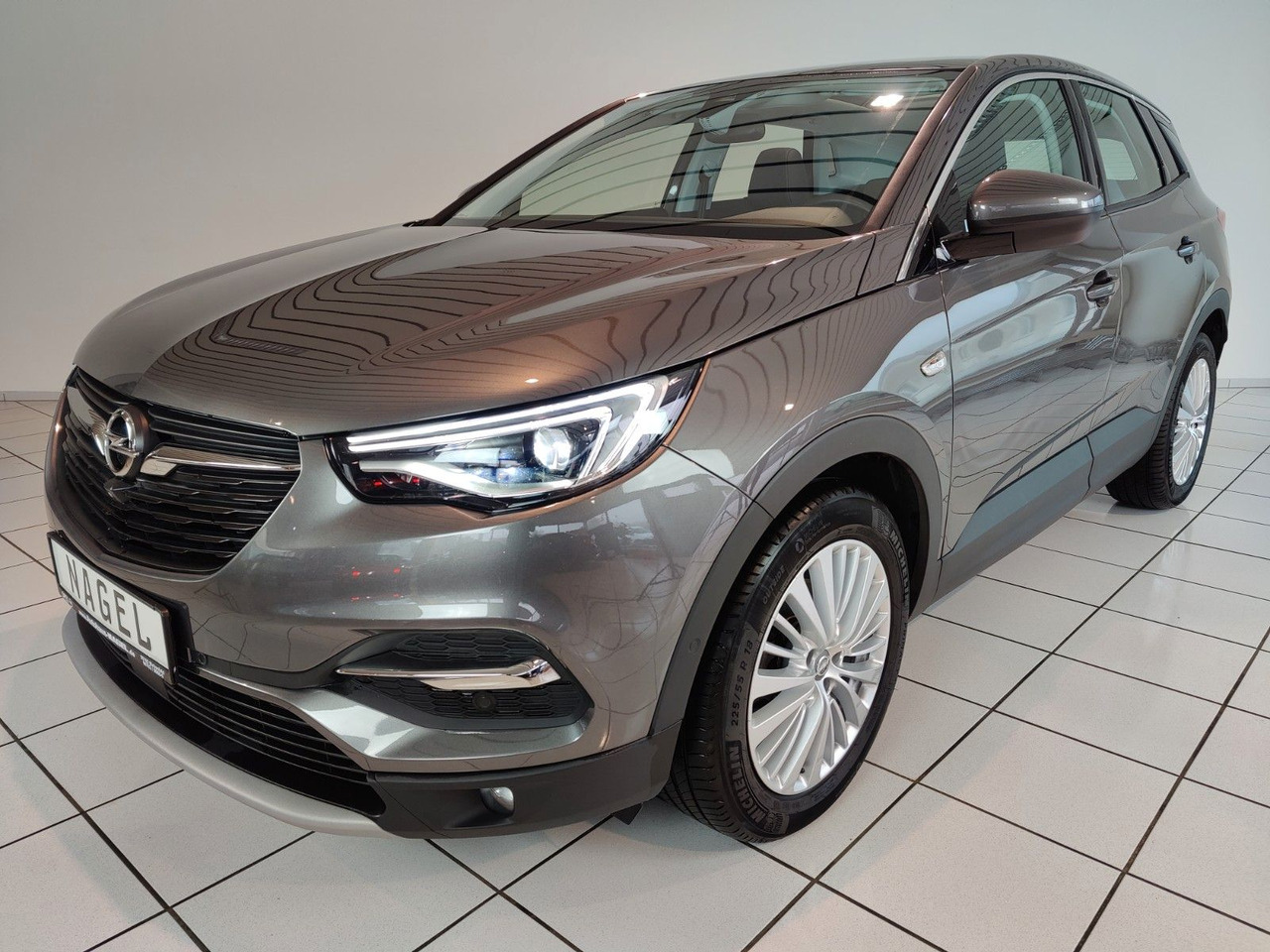 Opel Grandland X 1,2 Business Inno. Navi Leder PDC DAB LED - SUV: foto 1 Opel Grandland X 1,2 Business Inno. Navi Leder PDC DAB LED - SUV: foto 1