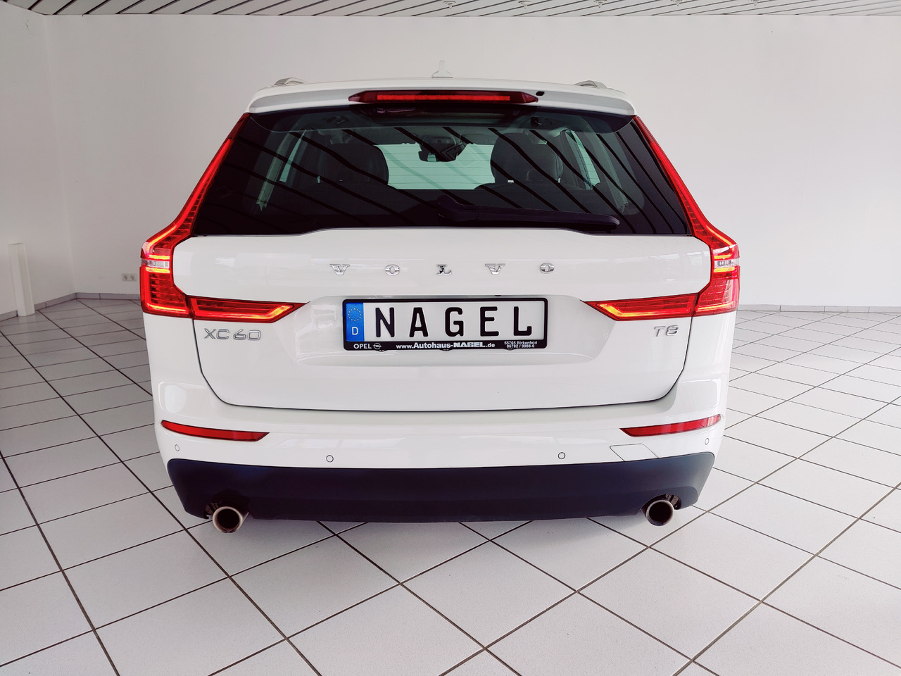 SUV Volvo XC60 t8 twin engine Momentum Plug-In Hybrid AWD AHK Leder Navi: foto 6 SUV Volvo XC60 t8 twin engine Momentum Plug-In Hybrid AWD AHK Leder Navi: foto 6