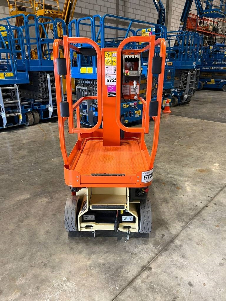 JLG 1230 ES - Plataforma de mastro vertical: foto 3 JLG 1230 ES - Plataforma de mastro vertical: foto 3