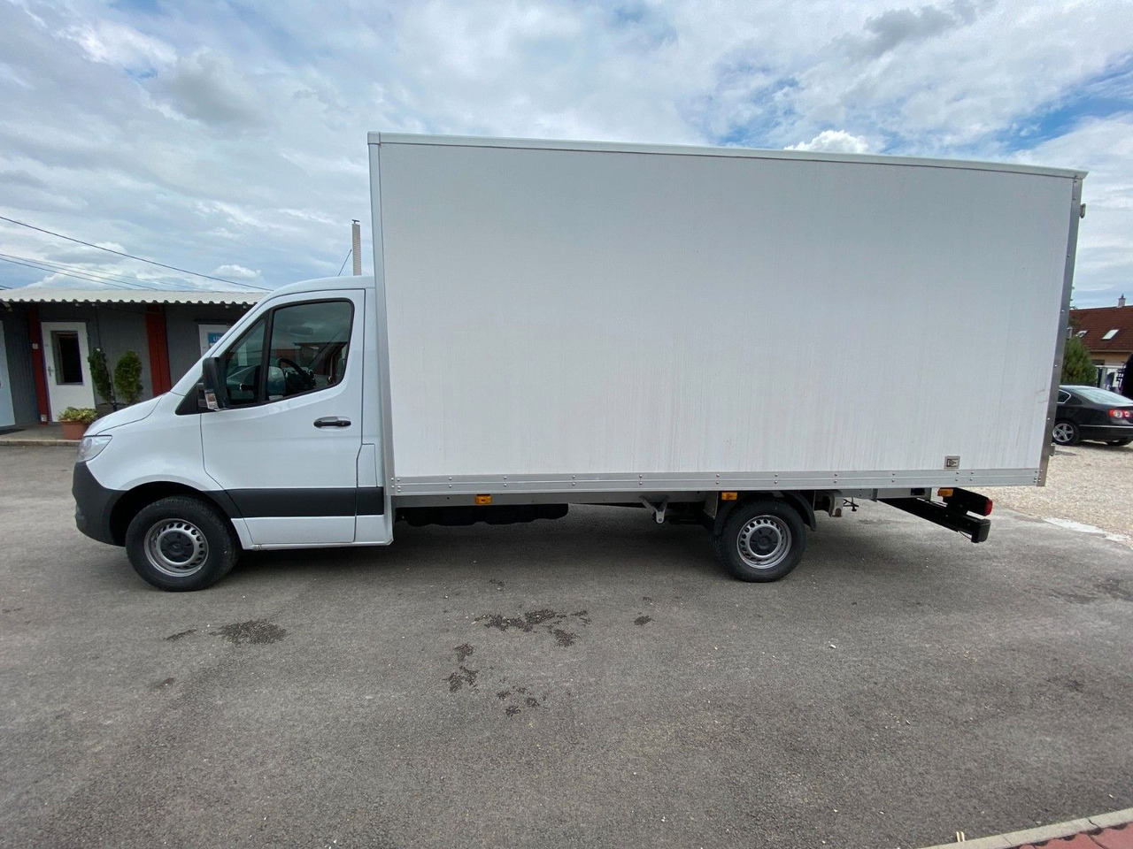Mercedes-Benz Sprinter 319 Koffer - Carrinha de contentor: foto 3 Mercedes-Benz Sprinter 319 Koffer - Carrinha de contentor: foto 3