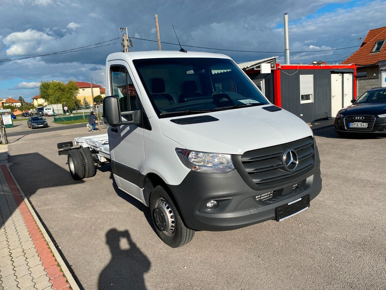 Mercedes-Benz Sprinter 519 Koffer - Carrinha de contentor: foto 2 Mercedes-Benz Sprinter 519 Koffer - Carrinha de contentor: foto 2