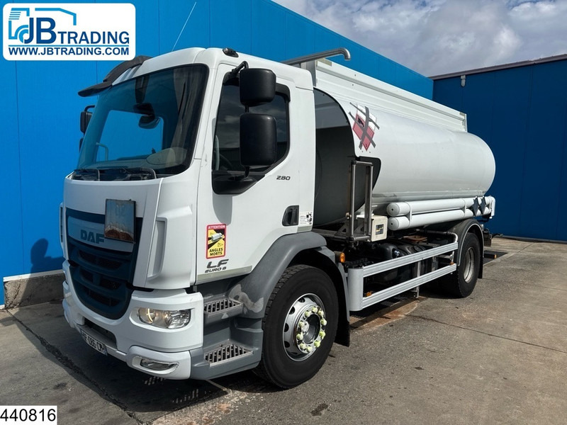DAF LF 280 EURO 6, Manual, 13,390 litres, 5 Comp. - Camião cisterna: foto 1 DAF LF 280 EURO 6, Manual, 13,390 litres, 5 Comp. - Camião cisterna: foto 1