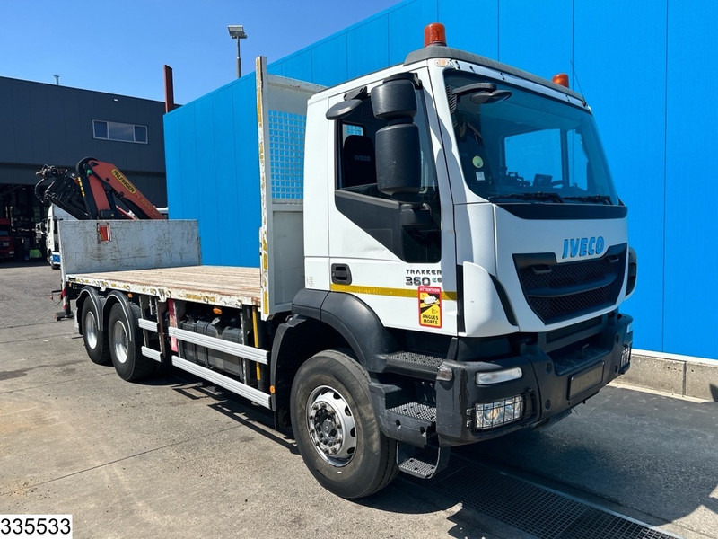 Iveco Trakker 360 6X4, EURO 6, Palfinger, Remote - Camião de caixa aberta/ Plataforma, Camião grua: foto 2 Iveco Trakker 360 6X4, EURO 6, Palfinger, Remote - Camião de caixa aberta/ Plataforma, Camião grua: foto 2