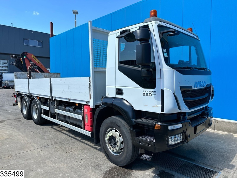 Iveco Trakker 360 6X4, EURO 6, Steel suspension, Palfinger - Camião de caixa aberta/ Plataforma, Camião grua: foto 3 Iveco Trakker 360 6X4, EURO 6, Steel suspension, Palfinger - Camião de caixa aberta/ Plataforma, Camião grua: foto 3