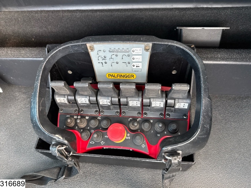Camião de caixa aberta/ Plataforma, Camião grua Iveco Trakker 360 6x4, EURO 6, Palfinger, Remote: foto 14 Camião de caixa aberta/ Plataforma, Camião grua Iveco Trakker 360 6x4, EURO 6, Palfinger, Remote: foto 14
