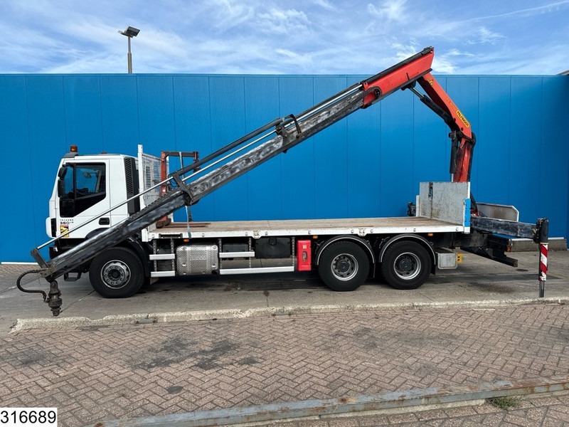 Iveco Trakker 360 6x4, EURO 6, Palfinger, Remote - Camião de caixa aberta/ Plataforma, Camião grua: foto 3 Iveco Trakker 360 6x4, EURO 6, Palfinger, Remote - Camião de caixa aberta/ Plataforma, Camião grua: foto 3