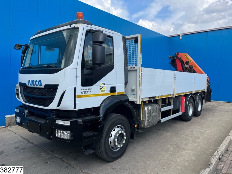 Iveco Trakker 410 6x4, EURO 6, Retarder, Palfinger, Remote - Camião de caixa aberta/ Plataforma, Camião grua: foto 3 Iveco Trakker 410 6x4, EURO 6, Retarder, Palfinger, Remote - Camião de caixa aberta/ Plataforma, Camião grua: foto 3
