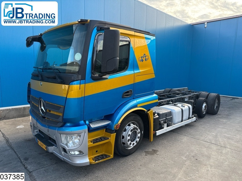 Mercedes-Benz Actros 2443 6x2, EURO 6, PTO, Standairco - Camião chassi: foto 1 Mercedes-Benz Actros 2443 6x2, EURO 6, PTO, Standairco - Camião chassi: foto 1
