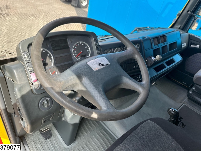 MAN TGA 33 530 6X4, Manual, Steel suspension, Hydraulics - Tractor: foto 5 MAN TGA 33 530 6X4, Manual, Steel suspension, Hydraulics - Tractor: foto 5