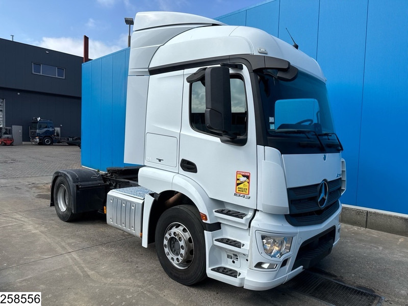 Mercedes-Benz Actros 1843 EURO 6 - Tractor: foto 3 Mercedes-Benz Actros 1843 EURO 6 - Tractor: foto 3
