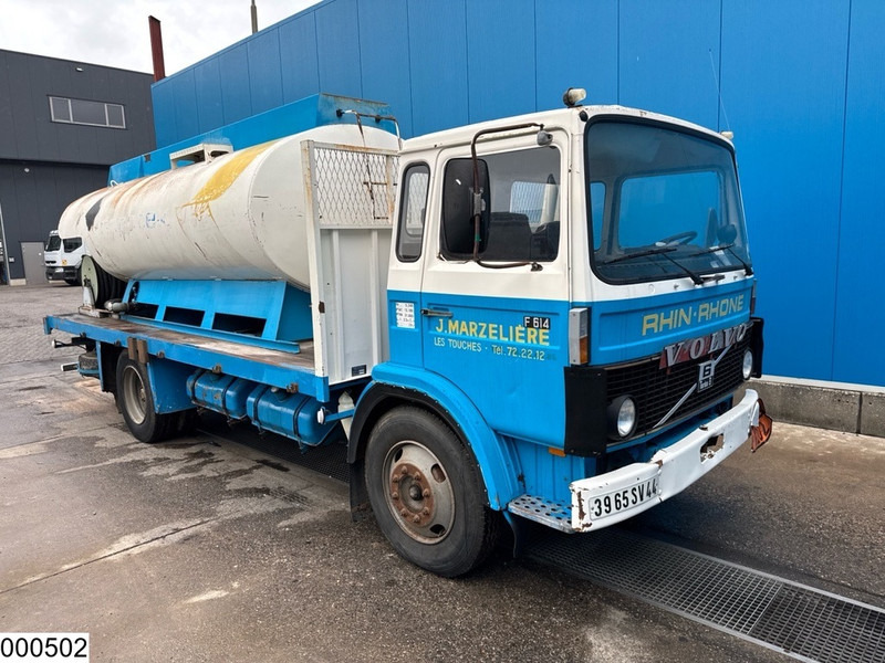 Volvo F 614 Manual, Steel suspension, Fuel, 8000 L - Camião cisterna: foto 3 Volvo F 614 Manual, Steel suspension, Fuel, 8000 L - Camião cisterna: foto 3