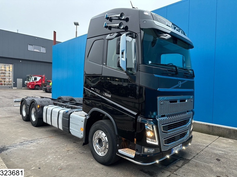 Volvo FH16 750 6X4, EURO 6, Retarder, PTO - Camião chassi: foto 2 Volvo FH16 750 6X4, EURO 6, Retarder, PTO - Camião chassi: foto 2