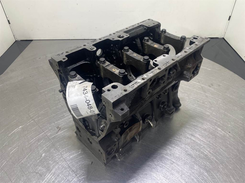 Ahlmann AS900-Cummins B3.3T-4989845-Crankcase/Unterblock - Motor para Máquina de construção: foto 2 Ahlmann AS900-Cummins B3.3T-4989845-Crankcase/Unterblock - Motor para Máquina de construção: foto 2