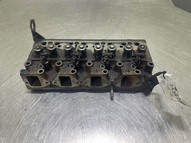 Ahlmann AS900-Cummins B3.3T-Cylinder head/Zylinderköpf - Motor para Máquina de construção: foto 1 Ahlmann AS900-Cummins B3.3T-Cylinder head/Zylinderköpf - Motor para Máquina de construção: foto 1