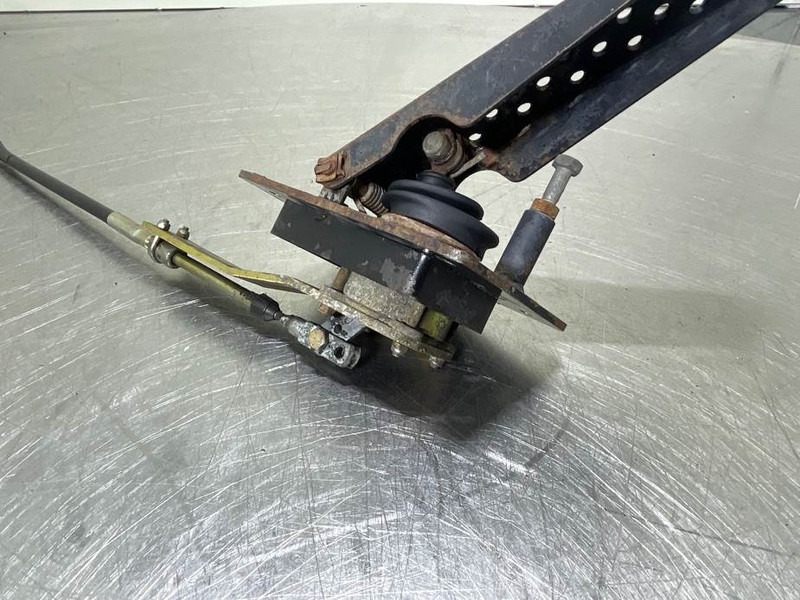 Ahlmann AZ14-4184957A-Gas pedal/Fusspedal - Cabine e interior para Máquina de construção: foto 5 Ahlmann AZ14-4184957A-Gas pedal/Fusspedal - Cabine e interior para Máquina de construção: foto 5