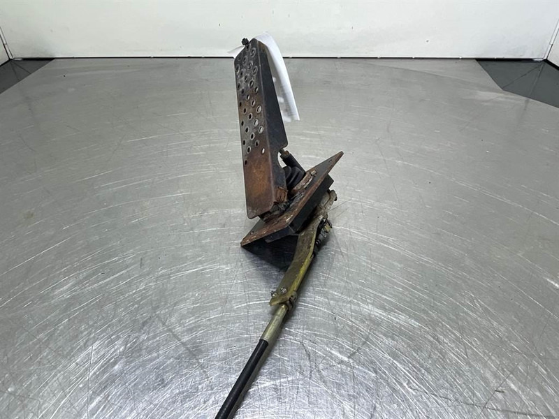 Ahlmann AZ14-4184957A-Gas pedal/Fusspedal - Cabine e interior para Máquina de construção: foto 3 Ahlmann AZ14-4184957A-Gas pedal/Fusspedal - Cabine e interior para Máquina de construção: foto 3