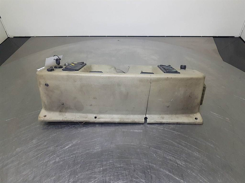 Ahlmann AZ14 - Dashboard/Console/Konsole - Cabine e interior para Máquina de construção: foto 3 Ahlmann AZ14 - Dashboard/Console/Konsole - Cabine e interior para Máquina de construção: foto 3