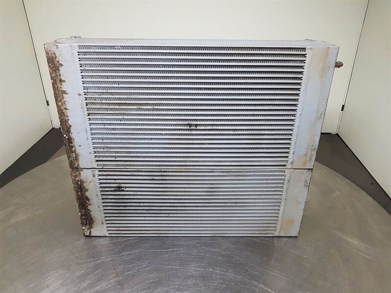 Ahlmann AZ210E-23123600 / 23123599-Cooler/Kühler/Koeler - Motor para Máquina de construção: foto 4 Ahlmann AZ210E-23123600 / 23123599-Cooler/Kühler/Koeler - Motor para Máquina de construção: foto 4