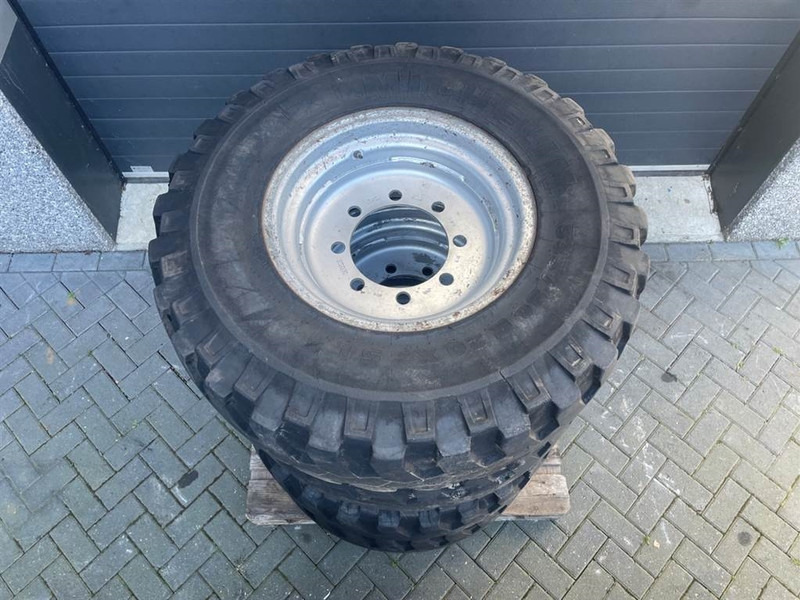 Atlas AR65-Michelin 335/80R20 (12.5R20)-Tire/Reifen/Band - Jantes e pneus para Máquina de construção: foto 5 Atlas AR65-Michelin 335/80R20 (12.5R20)-Tire/Reifen/Band - Jantes e pneus para Máquina de construção: foto 5