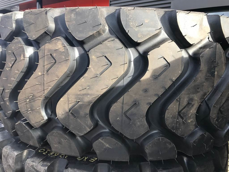 Banden/Reifen/Tires 26.5R25 XHA - Tyre/Reifen/Band - Jantes e pneus para Máquina de construção: foto 5 Banden/Reifen/Tires 26.5R25 XHA - Tyre/Reifen/Band - Jantes e pneus para Máquina de construção: foto 5