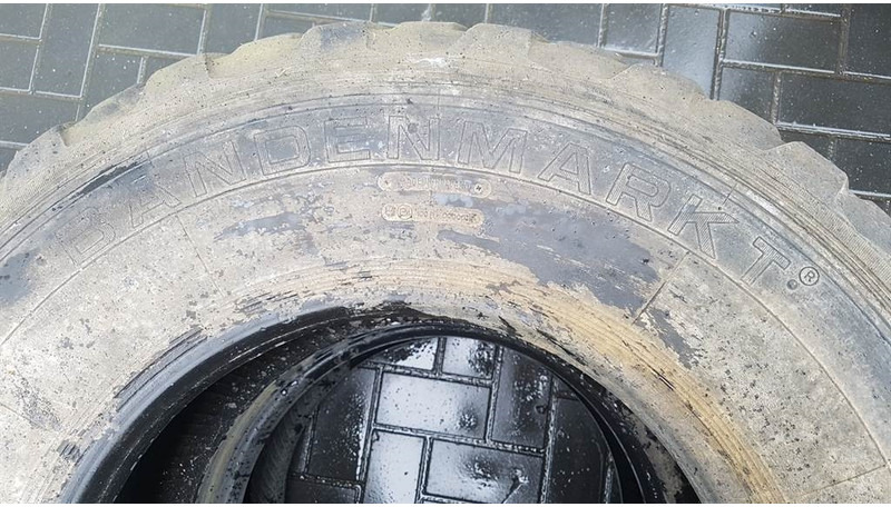 Bandenmarkt 15R22.5 - Tyre/Reifen/Band - Pneu para Máquina de construção: foto 2 Bandenmarkt 15R22.5 - Tyre/Reifen/Band - Pneu para Máquina de construção: foto 2